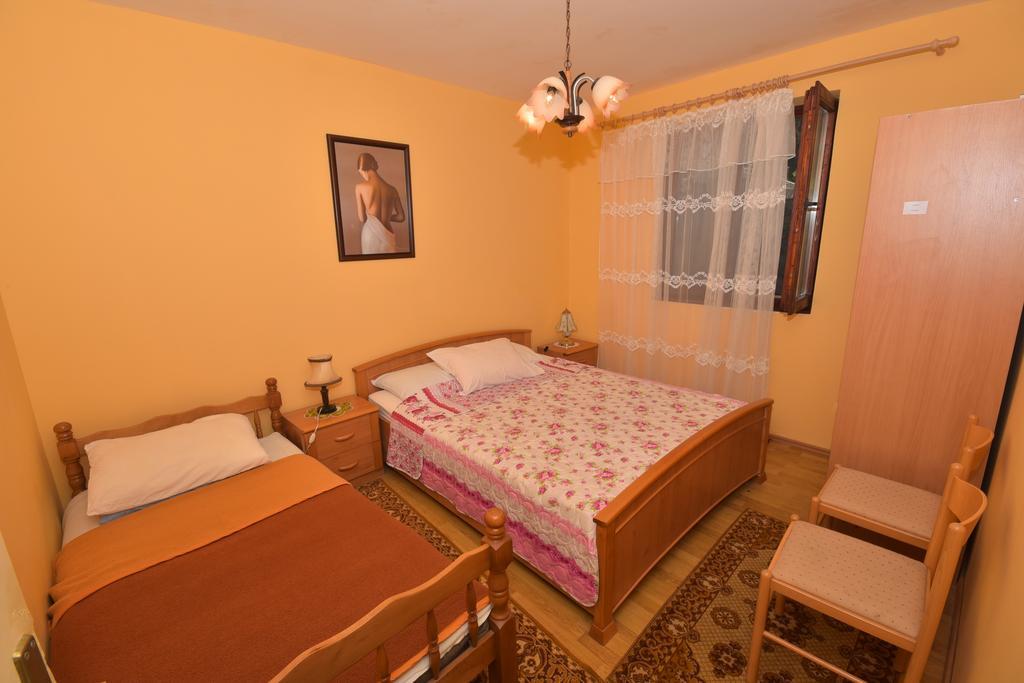 Apartments Biga Donji Morinj Pokoj fotografie